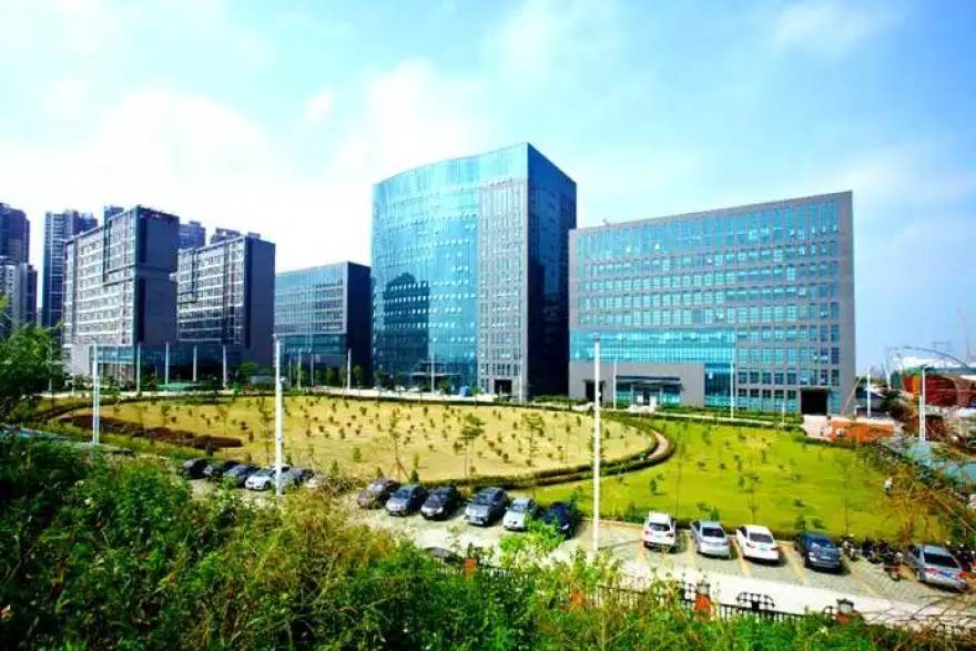 乐球吧社区话题：新赛季球衣设计与主场氛围观察